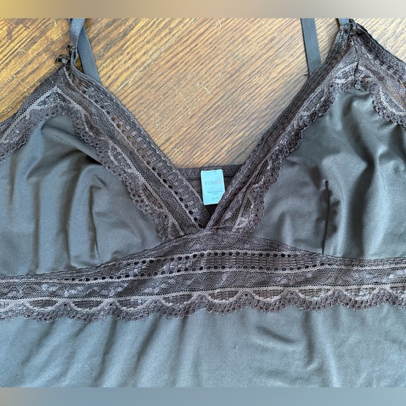 VS PINK lace trim tank top - Picture 2 of 6